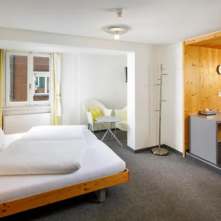 Hirschen - Village Hotel 3*