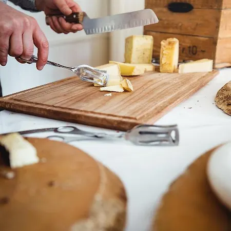 Hirschen - Village Hotel