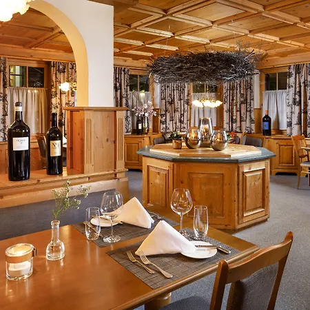 Hotel Hirschen - Village 3*
