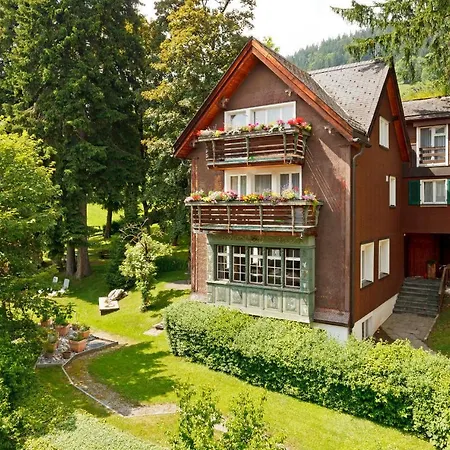 Hirschen - Village