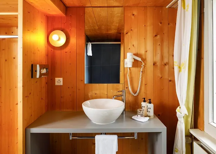 Hirschen - Village Hotel 3*