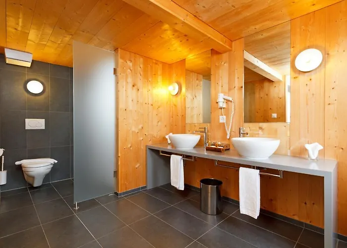 Hirschen - Village Hotel