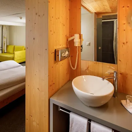 Hirschen - Village Szálloda 3*
