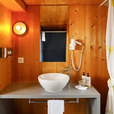 Hirschen - Village Szálloda 3*